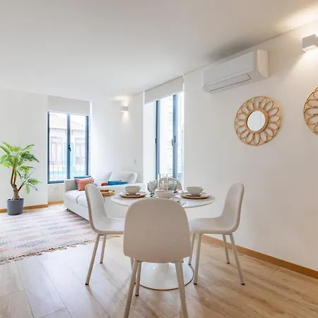 Urban Style In Bonfim I Oporto